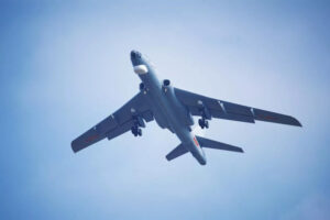 así es el bombardero estratégico nuclear H-6 de China