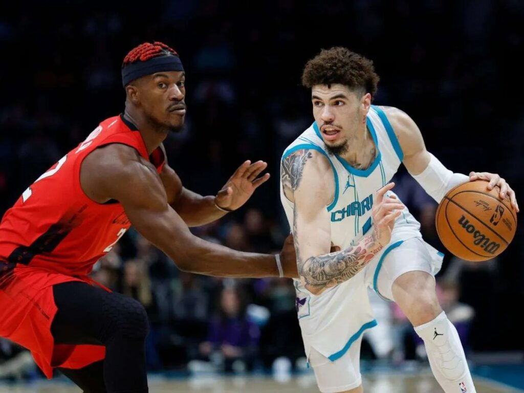 LaMelo Ball es baja para los Hornets