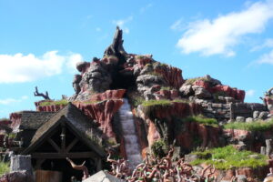Disney sigue alejando a la clase media de sus parques. Su último invento es saltarte las colas por casi el triple de lo que cuesta la entrada