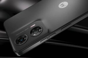 El regalo de Navidad perfecto para los padres sí existe. Es este móvil Motorola con Android puro que no cuesta ni 100 euros