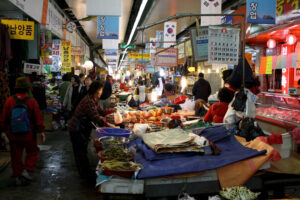 La ley marcial de Corea del Sur duró solo seis horas, pero ha dejado un gran beneficiado: las tiendas de conveniencia