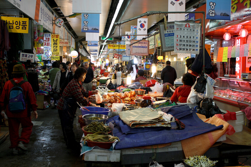La ley marcial de Corea del Sur duró solo seis horas, pero ha dejado un gran beneficiado: las tiendas de conveniencia