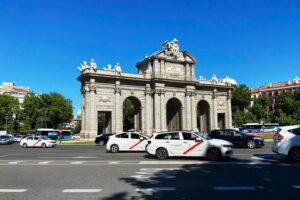 Madrid expulsará definitivamente a los coches más contaminantes en 2025