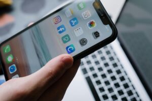 Pasar un archivo del iPhone a un PC con Windows es un dolor. Microsoft ha encontrado la solución: una especie de AirDrop