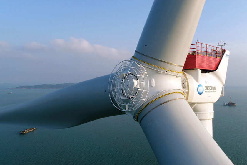 China instaló en agosto el aerogenerador "más potente del mundo" capaz de resistir tifones. Se acaban de romper dos aspas