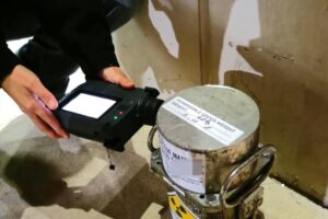 Un bulto con material radiactivo se extravía y es recuperado en el aeropuerto Madrid-Barajas: esto es lo que dice el CSN