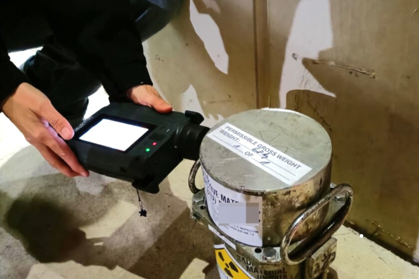 Un bulto con material radiactivo se extravía y es recuperado en el aeropuerto Madrid-Barajas: esto es lo que dice el CSN