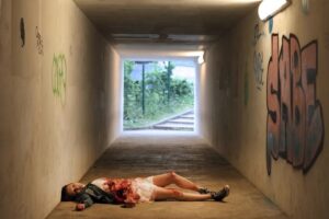 Esta serie de solo 16 episodios propone un acercamiento a los zombis absolutamente único y la tienes en Prime Video