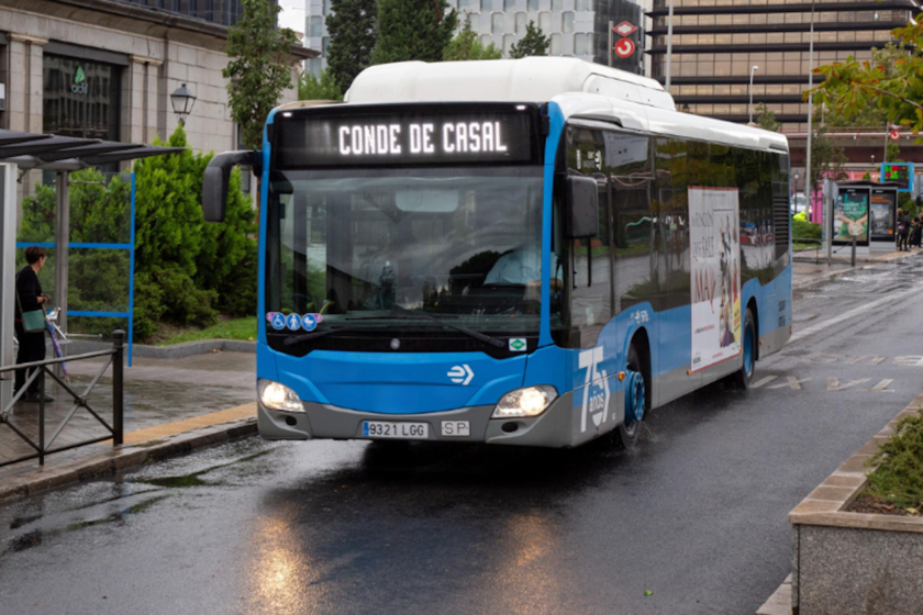 El autobús lleva siglos funcionando tal y como lo conocemos. Madrid quiere conocer sus límites con un "autobús a demanda"