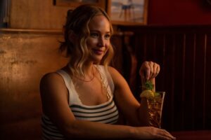 Jennifer Lawrence es novia por encargo en esta infravalorada comedia sexual que llega a Prime México y que es tan divertida como gamberra