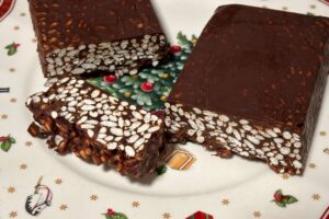 En plena fiebre de la reinvención del turrón, me ha dado por hacer turrón casero. Y pienso repetir