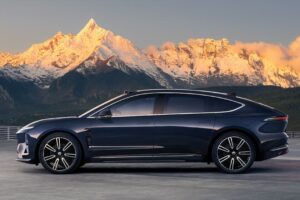 competir contra Mercedes con un coche eléctrico de 100.000 euros