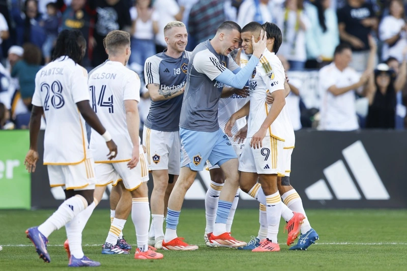 LA Galaxy vs New York Red Bulls en la MLS Cup 2024. Foto: EFE/EPA/CAROLINE BREHMAN
