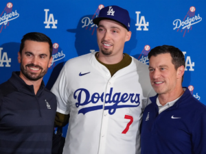 Blake Snell presentado oficialmente como Dodger