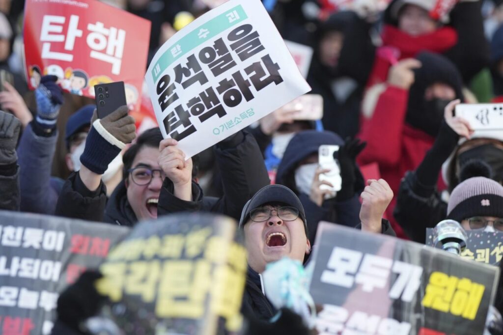 El Parlamento de Corea del Sur destituyó al presidente Yoon Suk Yeol tras la fallida declaración de la ley marcial