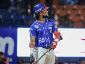 Tiburones vapuleó a los Leones en el estadio Monumental