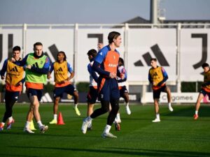 Vlahovic vuelve a entrenar con la Juventus