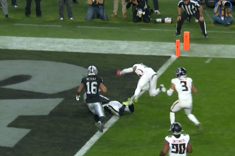 Monday Night: Falcons vencen a los Raiders y Bears acumulan 8 derrotas
