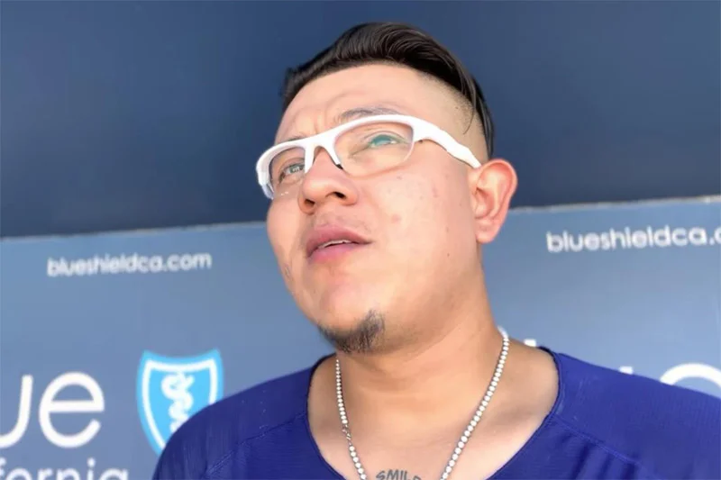 Julio Urías podría regresar a la actividad con un equipo mexicano
