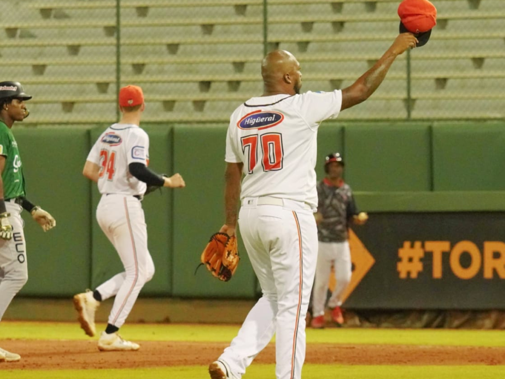Jumbo Díaz se retira del beisbol en su natal Dominicana