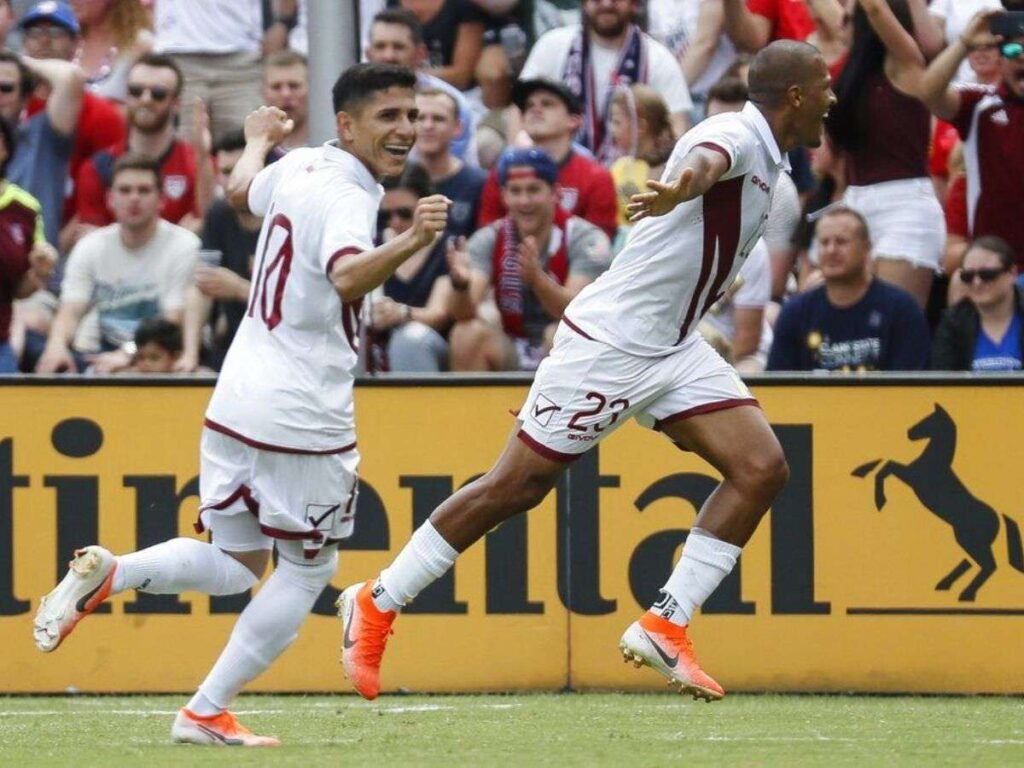 Savarino y Rondón se citan con la historia