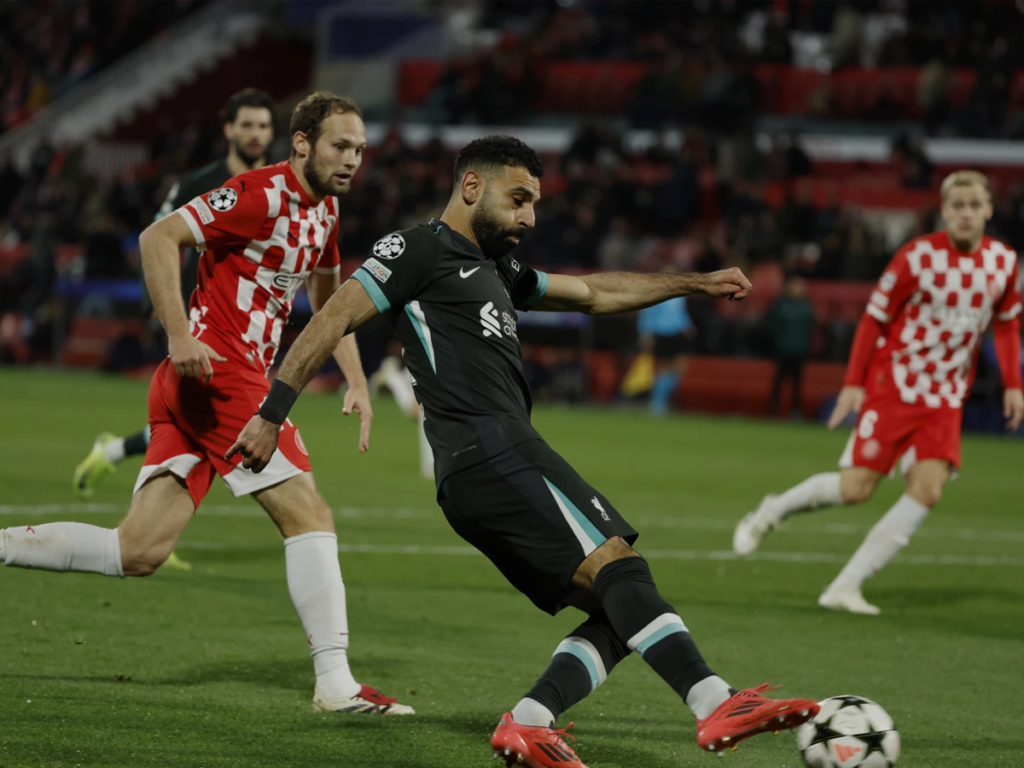 Salah mantiene paso perfecto de Liverpool en Champions