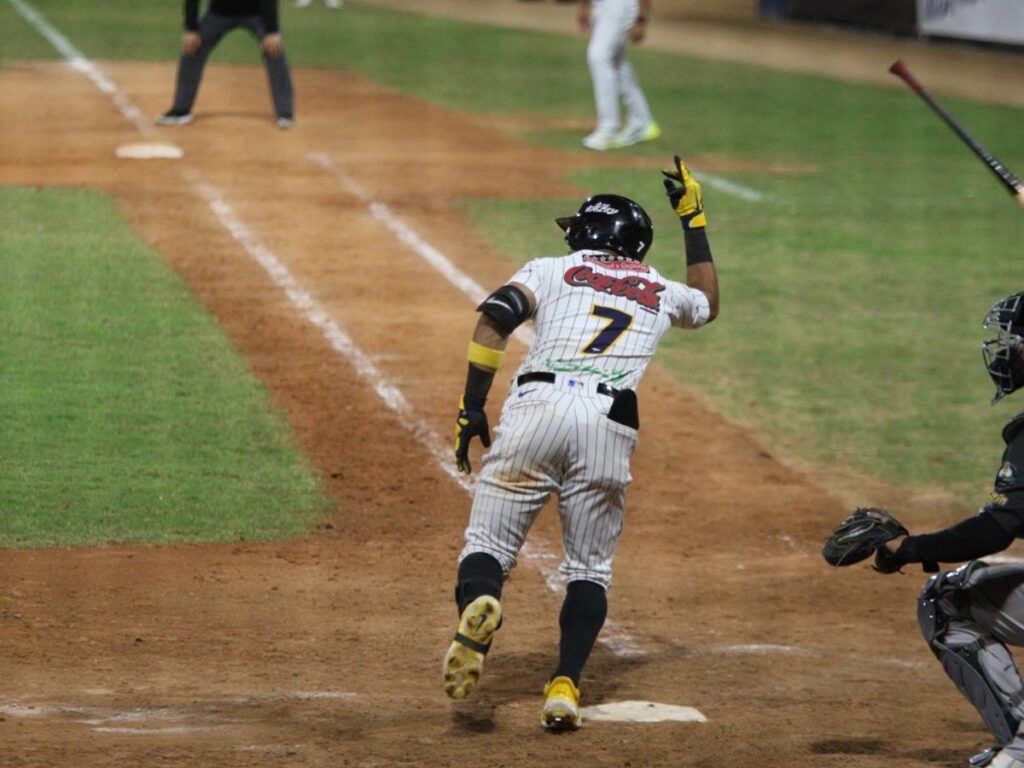 Wilfredo Tovar acrecenta su historia con Leones