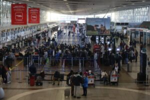 Aerolíneas denuncian que aeropuerto de Santiago de Chile está en "crisis" y urgen medidas