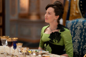 Carrie Coon tiene claro que "los gays salvaron" esta serie de época del creador de 'Downton Abbey'