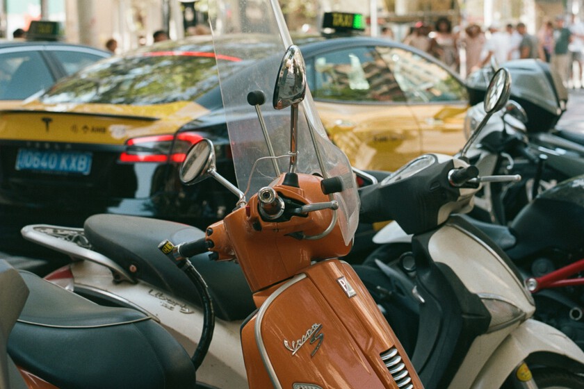 Barcelona es la ciudad de España con más motocicletas. Ahora la Generalitat se plantea limitar su circulación