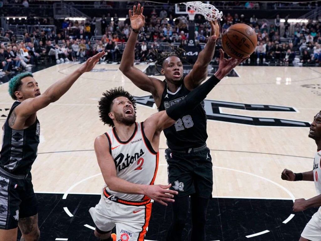 Cade Cunningham lideró el triunfo de Pistons