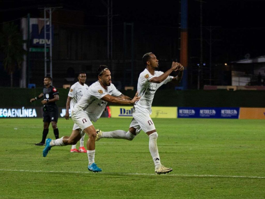 Carabobo a pelear por la cima del Torneo Apertura