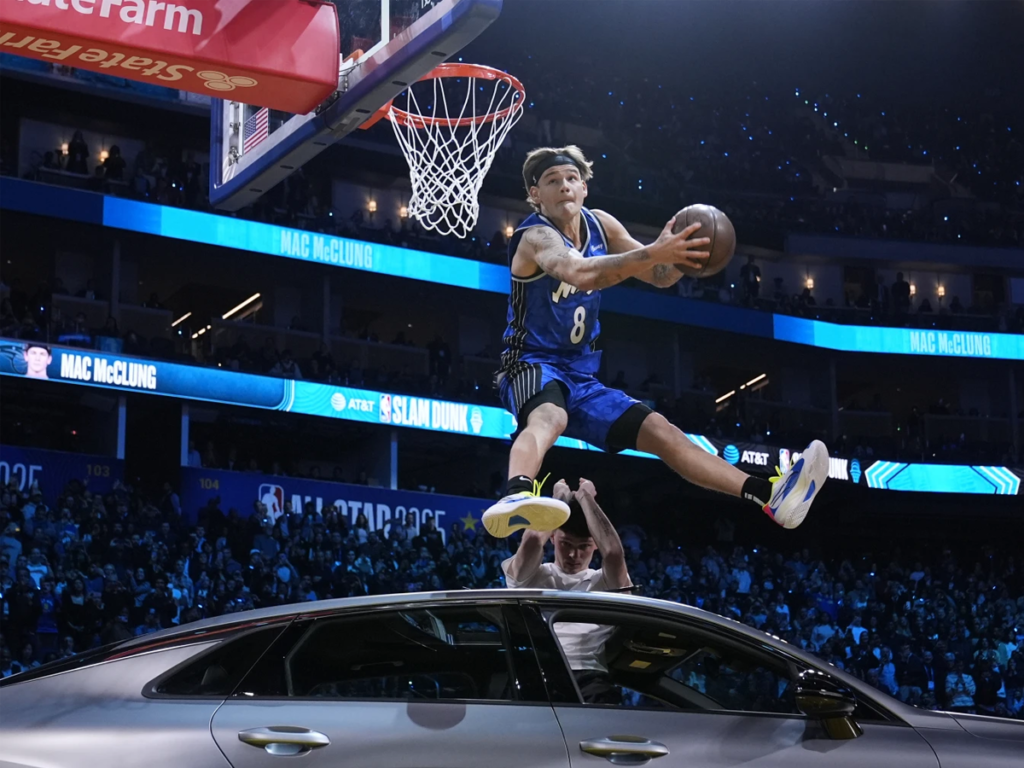 McClung logra el primer tricampeonato en el concurso de volcadas