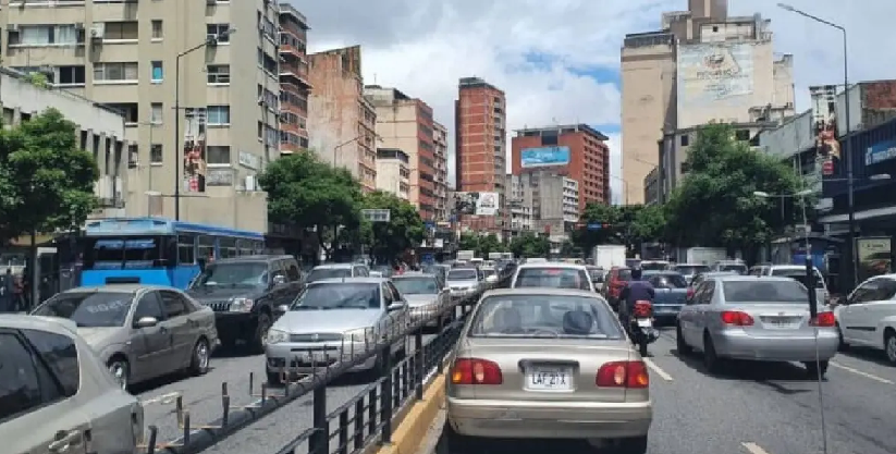 Alcaldía de Caracas insta al pago del impuesto sobre vehículos