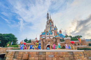 Han tardado nueve años en conseguirlo, pero el Disneyland más pequeño del mundo por fin es rentable