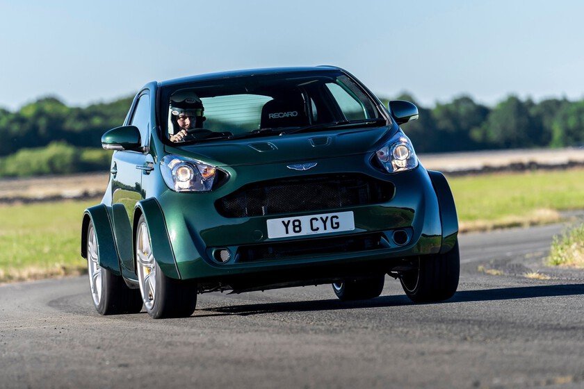embutir un V8 a un Toyota iQ. Y lo puedes comprar