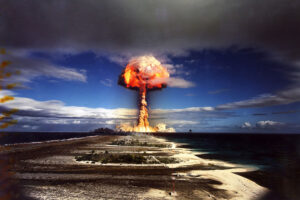 En 1958 Francia aprobó un plan nuclear para defenderse sin EEUU. Rusia ha convertido el plan en una realidad para Europa