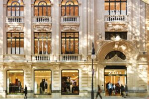 cada vez consigue más ventas con menos tiendas