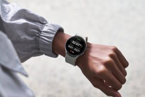 El accesorio ideal para regalar a padres que salen a andar y quieren un reloj para el día a día es un Samsung Galaxy