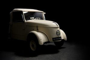Hace 80 años Peugeot ya tenía un coche eléctrico. Uno que nació en la Segunda Guerra Mundial y al que mataron los nazis