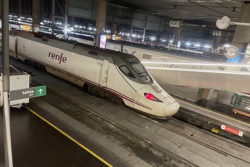 España abrió obligada sus líneas a Ouigo. Francia está ahora haciendo todo lo posible por evitar la entrada de Renfe