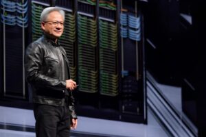 La GPU B300 es la nueva bestia de NVIDIA para IA. Y ya sabemos qué prepara para 2026 y 2027