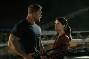 "El elefante en la habitación". La mujer de Alan Ritchson manda un mensaje a la actriz que da vida a su interés amoroso en 'Reacher' después de la escena final