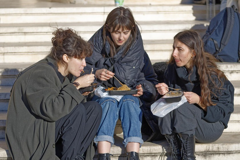 Unos investigadores japoneses han estudiado cómo comer menos. Su veredicto es extremadamente simple: comer más despacio