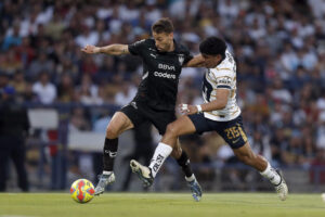 Canales lidera victoria de Monterrey sobre Pumas; Demichelis respira