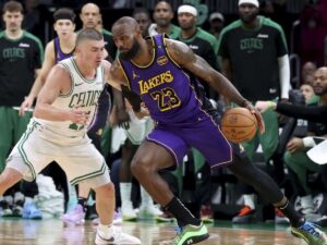 LeBron James se lesiona por tiempo indefinido