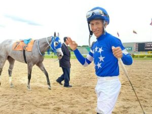 Osís Martínez líder en Hinava