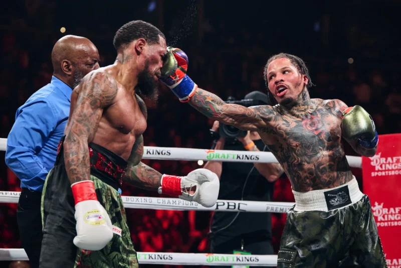 Gervonta Davis golpea a Lamont Roach Jr. Foto: Esther Lin & Ryan Hafey/Premier Boxing Champions