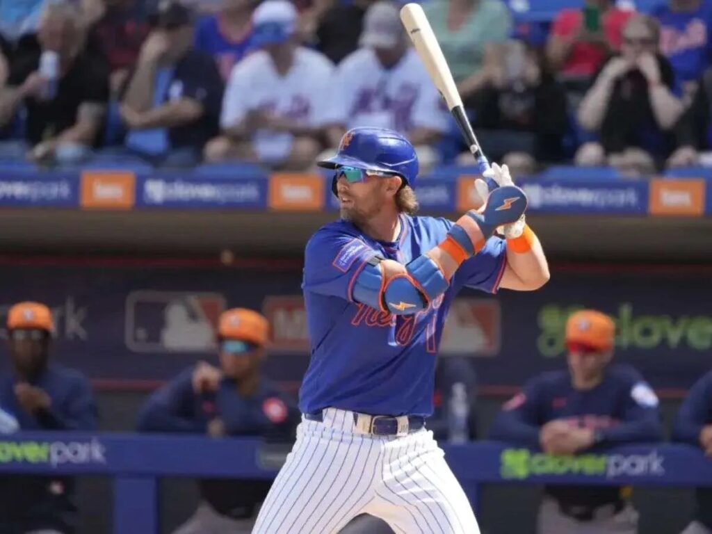 Jeff McNeil comenzará la temporada en lista de lesionados