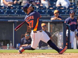 José Altuve comandó la ofensiva en victoria de Houston
